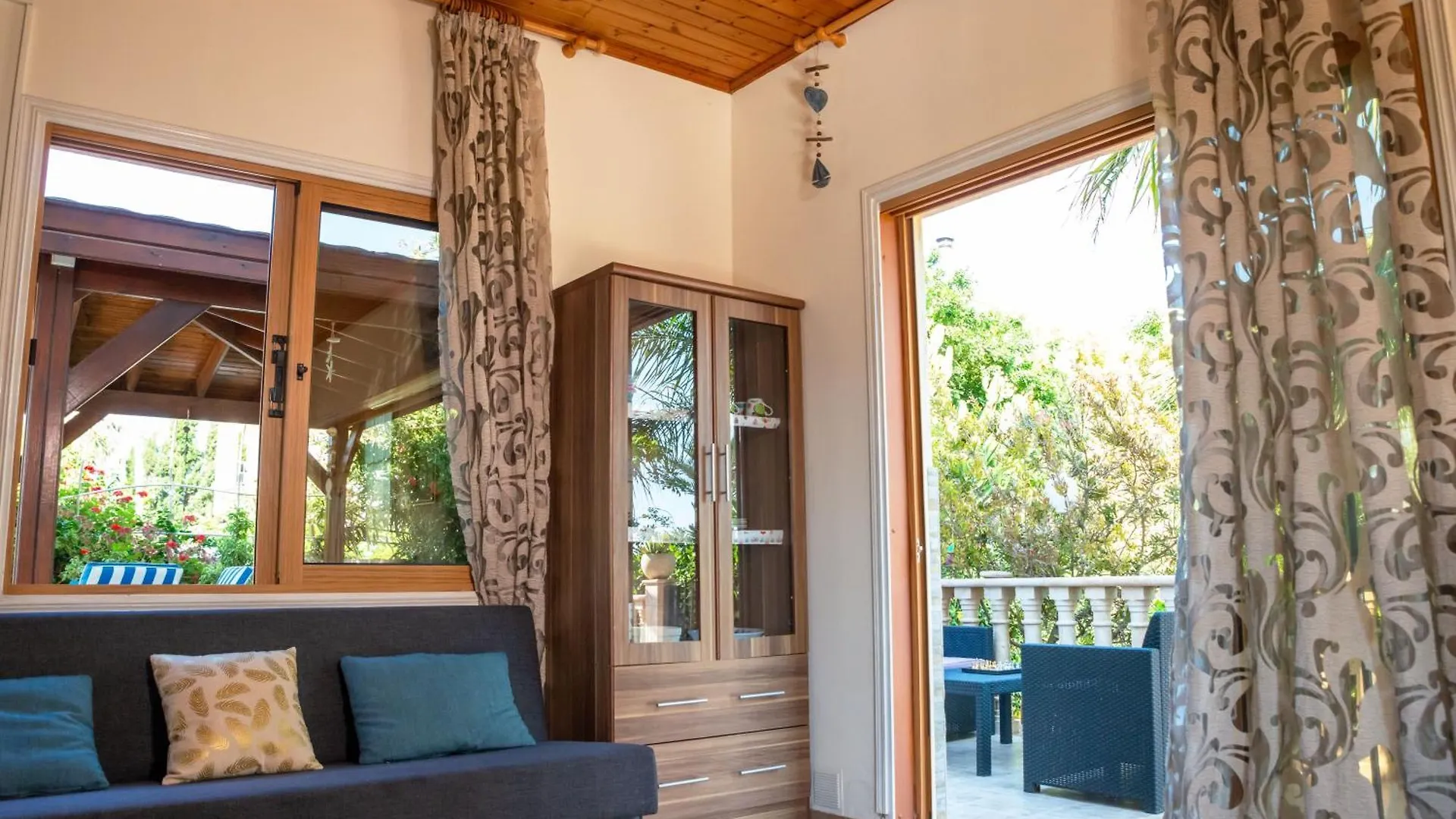 Tropical Villa Ajia Napa 0*,  Cypr