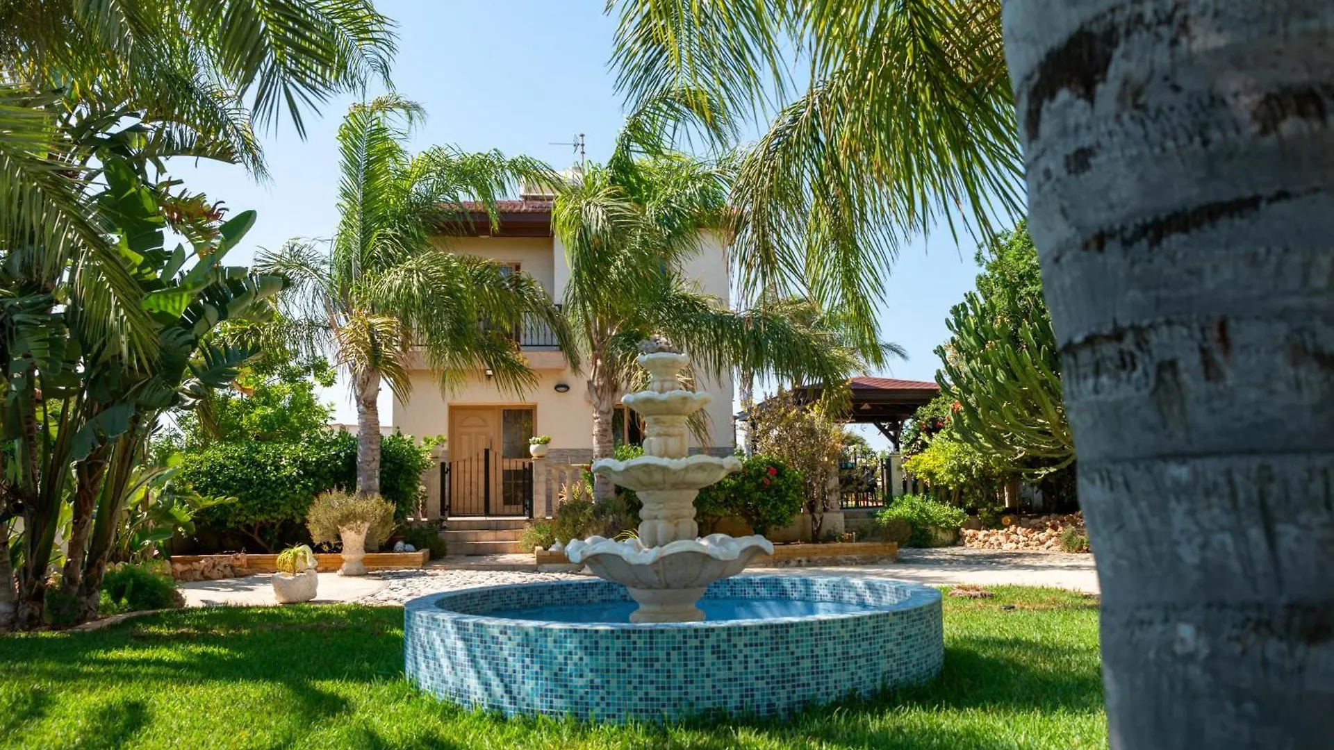 Tropical Villa Ajia Napa Cypr