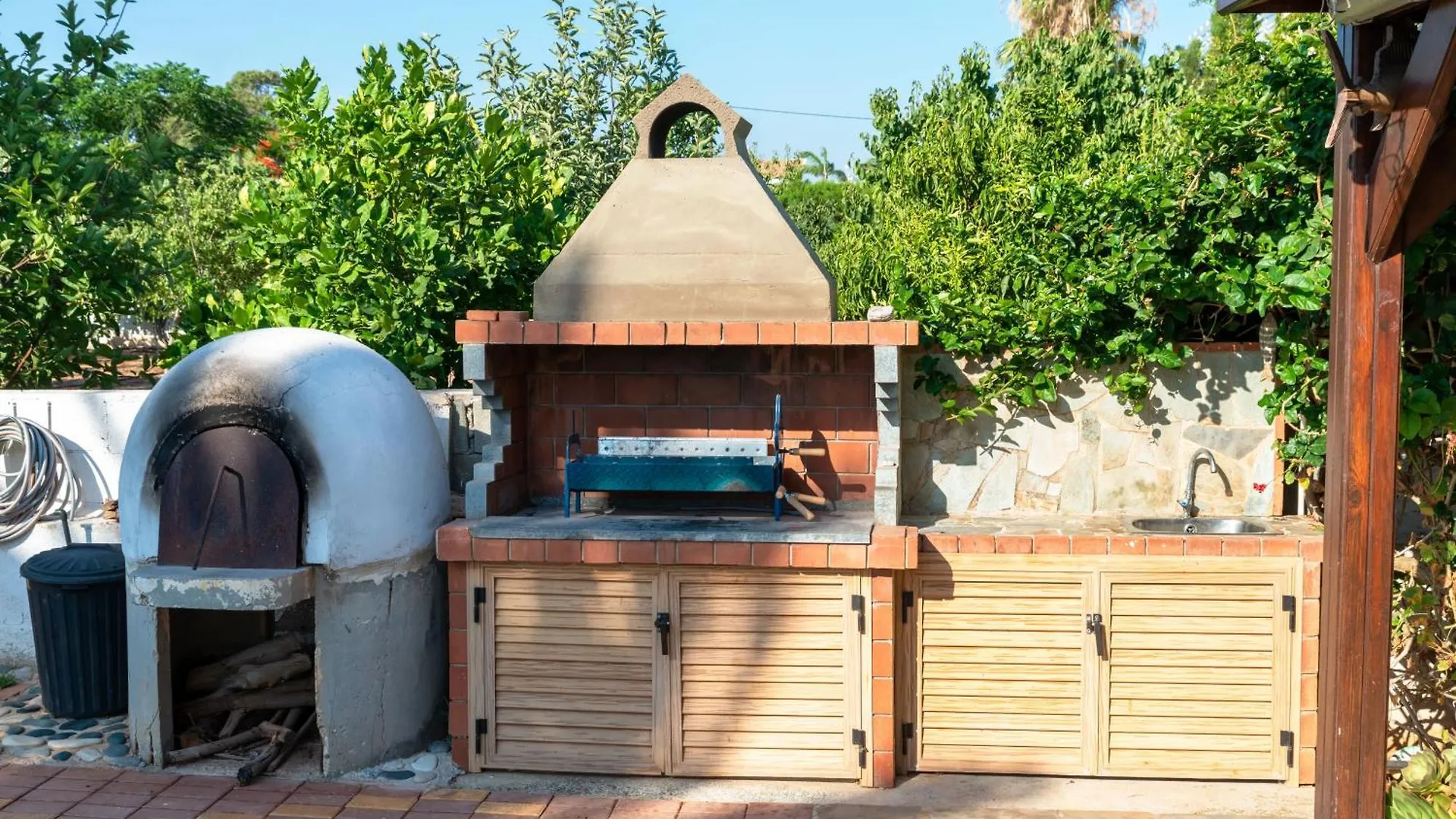 Tropical Villa Ajia Napa